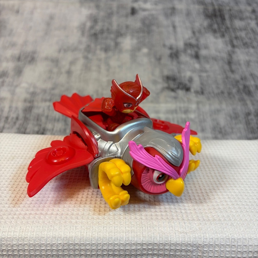 PJ Masks Owlette Animal Hero Owl Glider Vehicle and Glitter Action Figure Set